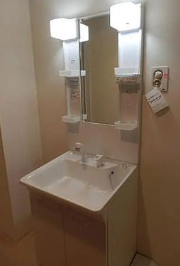 洗面設備　別部屋の写真を使用しております。
