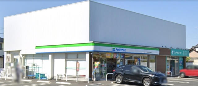 コンビニ　ファミリーマート　吉田町総合体育館前店（コンビニ）まで991m