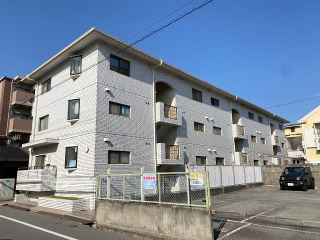 建物外観　落ち着いた雰囲気の外観です