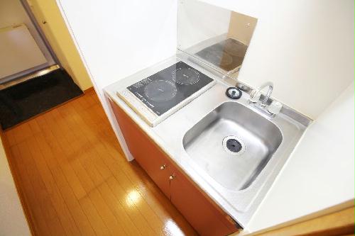 キッチン　ラジエントヒーターコンロでお手入れも簡単です♪