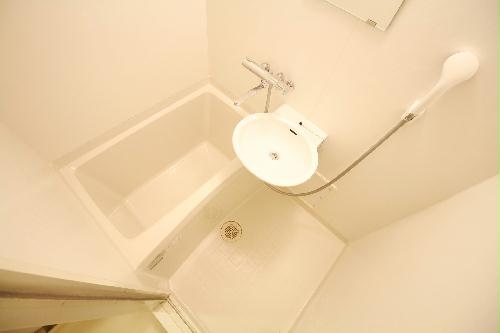 バス・シャワールーム　浴室乾燥機付きだから、雨天時のお洗濯もＯＫ♪