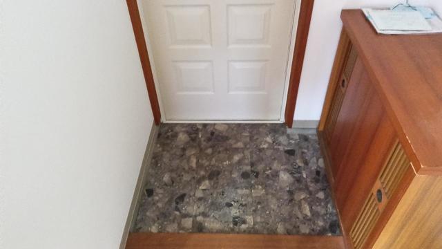 玄関　２０７の写真となります