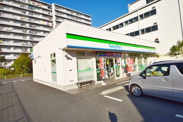 コンビニ　ファミリーマート環八北赤羽店（コンビニ）まで532m