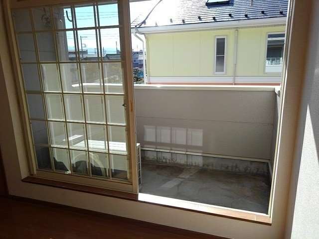 バルコニー　バルコニーからの眺めを楽しみながら食事をしませんか