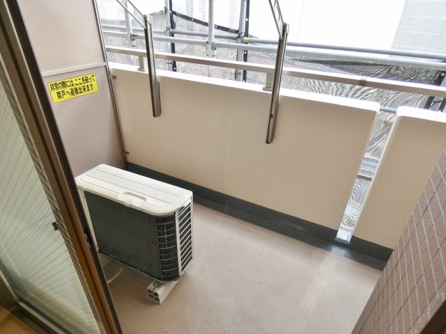 バルコニー　同物件別号室参考写真