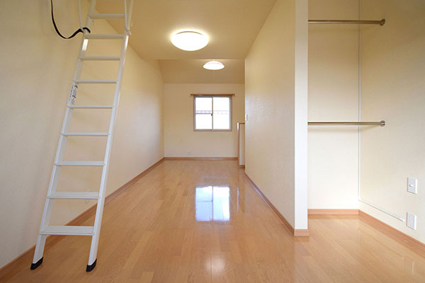 居室・リビング　メゾネット・ロゼ