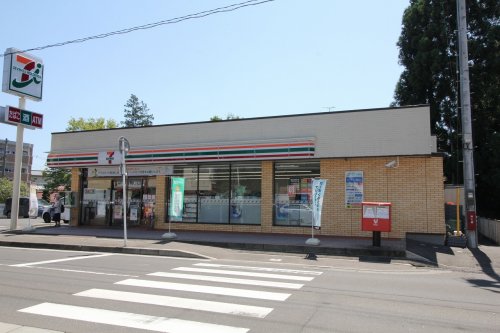 コンビニ　セブンイレブン 西多賀店（コンビニ）まで200m