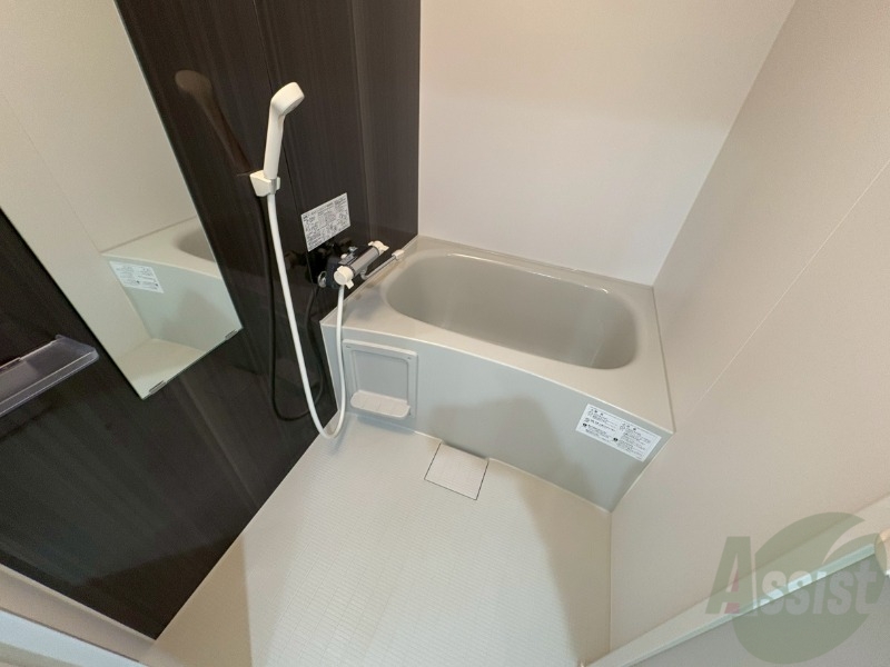 バス・シャワールーム　ユニットバスです。疲れを癒すのに欠かせませんね！