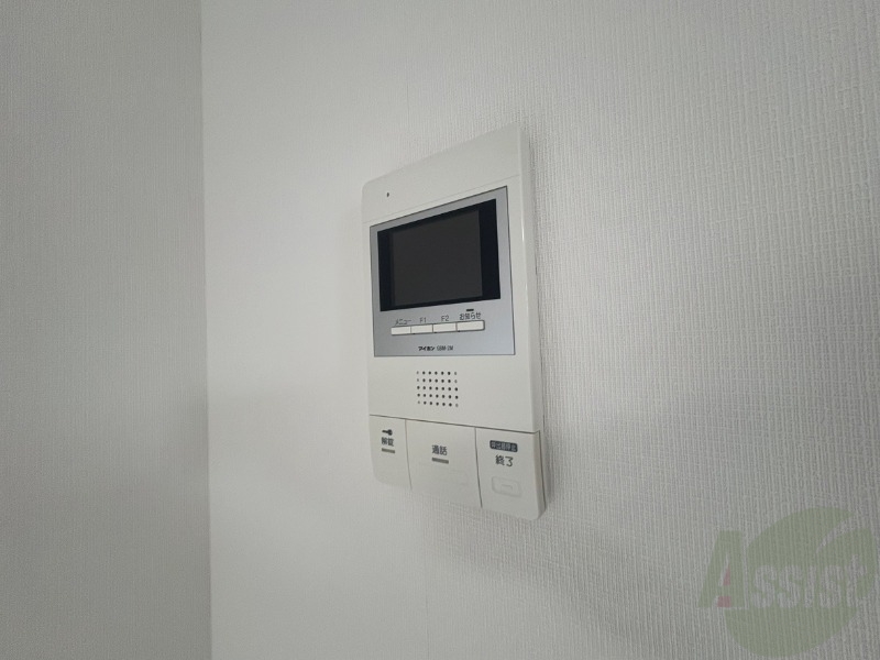 セキュリティ　ＴＶモニター付インターホンです。来客者の顔が見えるので安心！