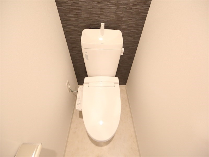 トイレ　温水洗浄暖房便座付トイレ