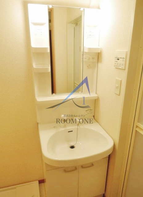 洗面設備　洗面台です。