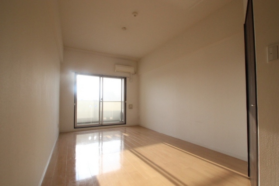 居室・リビング　※別部屋の写真です