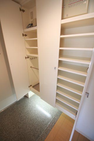 玄関　（別タイプ参考写真）CASA文京動坂　文京区千駄木4