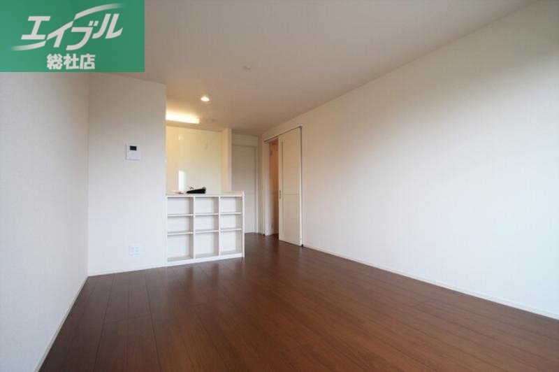 居室・リビング　広いリビング