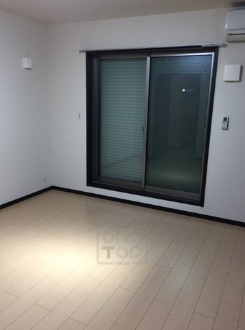 居室・リビング　同管理会社物件の一例です