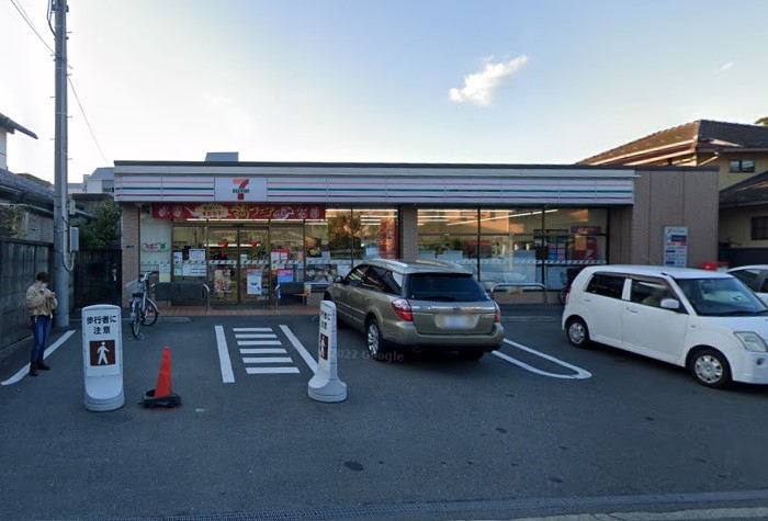 コンビニ　セブンイレブン（コンビニ）まで419m