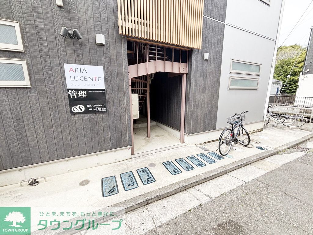 エントランス　駐車場