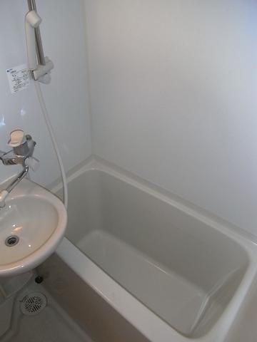 洗面設備　浴室乾燥機付きのバスルーム