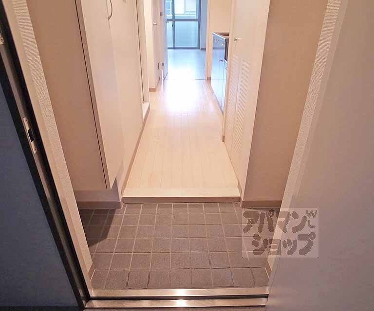 玄関　広々とした玄関です。