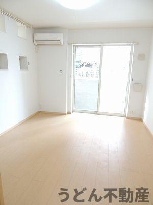 居室・リビング　うどん県のお部屋探しはうどん不動産へ うどんちゃんとLINE