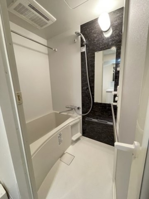 バス・シャワールーム　バスルーム