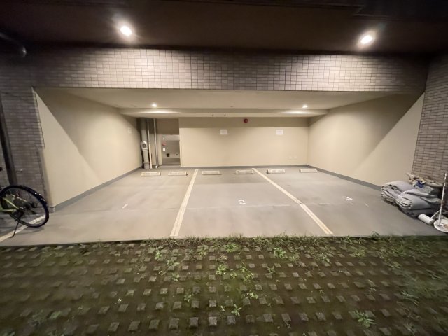 駐車場　駐車場