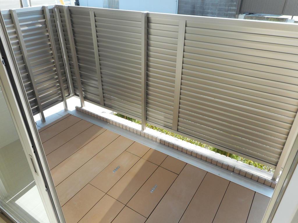 バルコニー　テラス