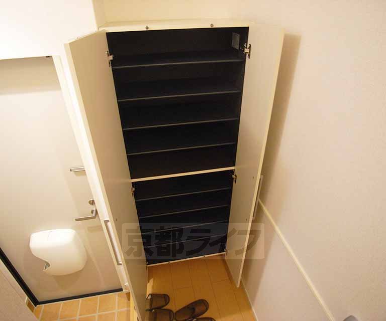 収納　たっぷり収納できるシューズボックスです。