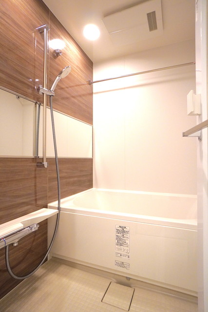 バス・シャワールーム　※写真は同タイプ住戸です。