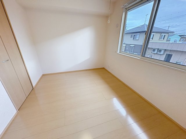 その他部屋・スペース　掲載写真は同型の左右反転の部屋を掲載しております。実際のお写