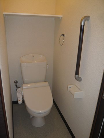 その他　温水洗浄便座バストイレ別で使いやすさ抜群