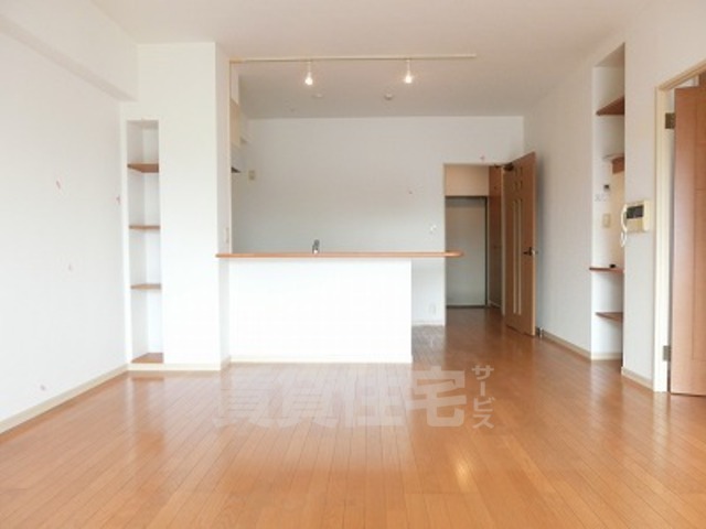 居室・リビング　同マンション別部屋