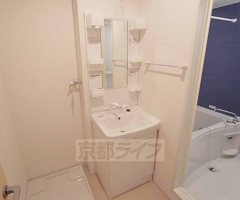 その他設備　独立洗面台です。