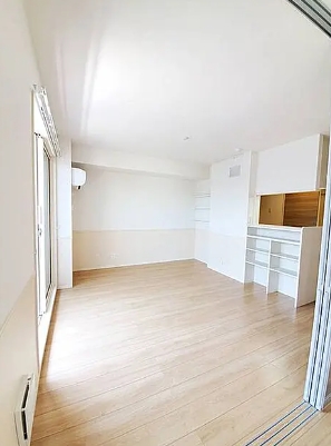 居室・リビング　☆明るい洋室☆