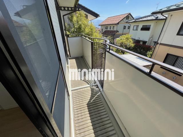 バルコニー　南側にあり日当たり良好です。