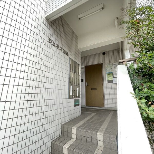 エントランス　名古屋で一番初期費用の安い賃貸専門の不動産会社です(^^)