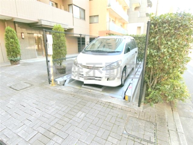 駐車場　敷地内駐車場　空き状況等詳細はお問合せください。