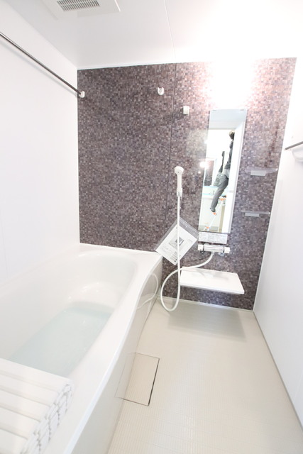 バス・シャワールーム　風呂蓋は設備ではありません