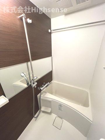 バス・シャワールーム　落ち着いた空間のお風呂です