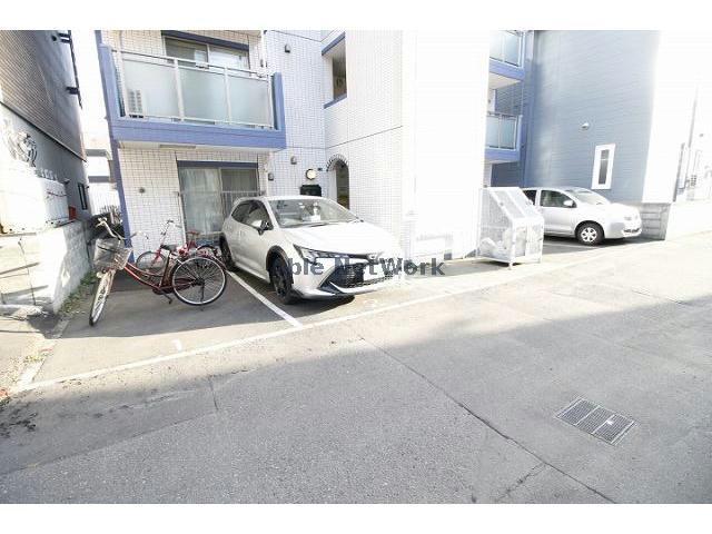 駐車場　駐車場