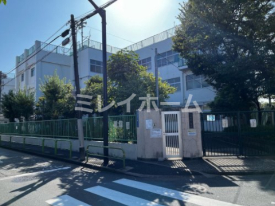 小学校　大田区立糀谷小学校（小学校）まで271m