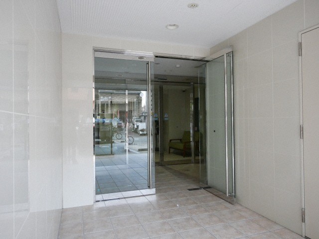 エントランス　エントランス