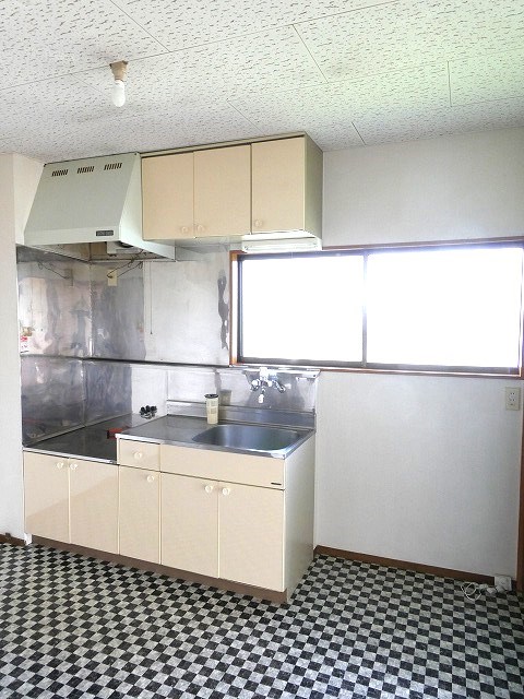 キッチン　写真は201号室です（参考）