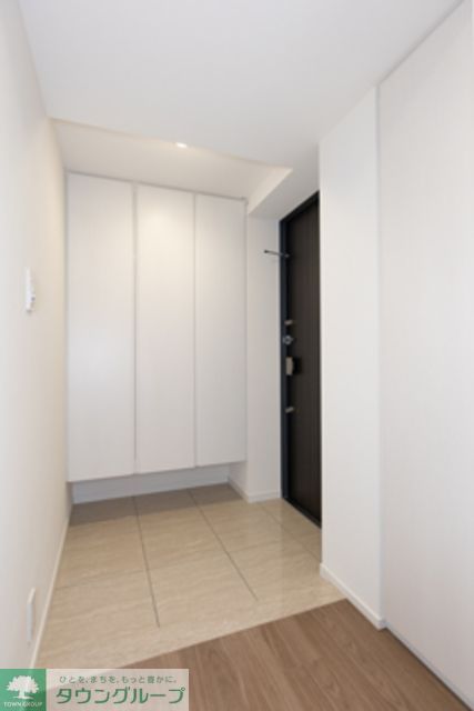 玄関　※写真は同タイプ住戸です。