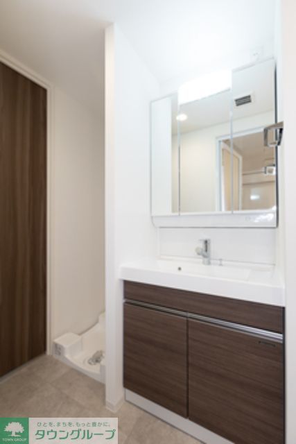 洗面設備　※写真は同タイプ住戸です。