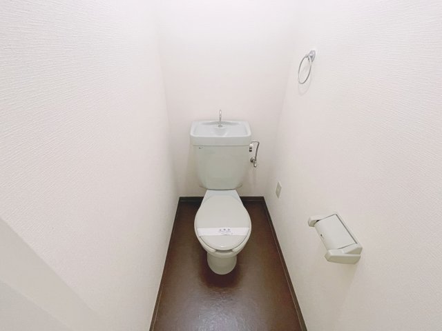 トイレ　落ち着いたトイレです
