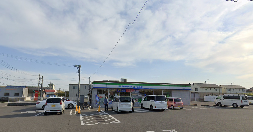 コンビニ　ファミリーマート　一宮いわと店（コンビニ）まで643m