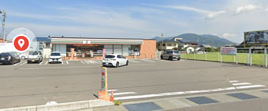 コンビニ　セブンイレブン 観音寺出作店（コンビニ）まで1954m