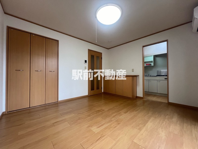 ＪＲ久大本線 久留米大学前駅 徒歩10分 2階建 築21年の居間写真