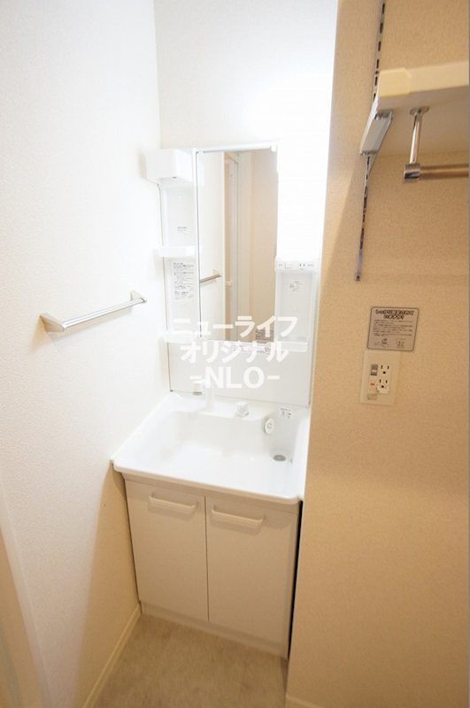 洗面設備　忙しい朝の身支度やシンク回りのお掃除にも役立つ洗髪洗面台☆